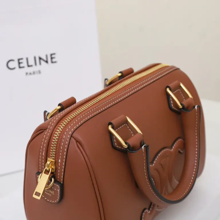 高仿CELINE-賽琳 金色飾面牛皮革多功能手提斜挎包-113773