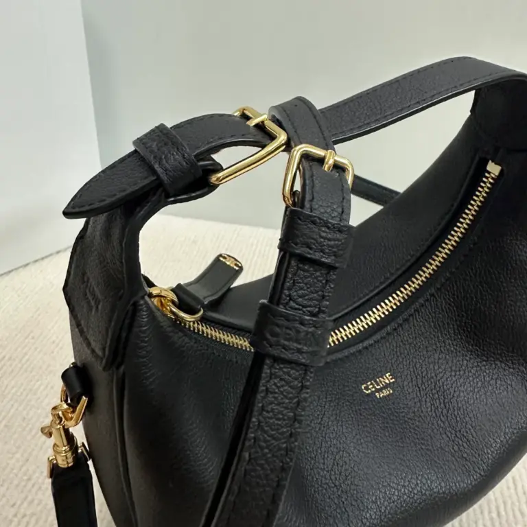 高仿CELINE-賽琳 金色牛皮多功能手提斜挎包 - 大容量智能手機收納-120723