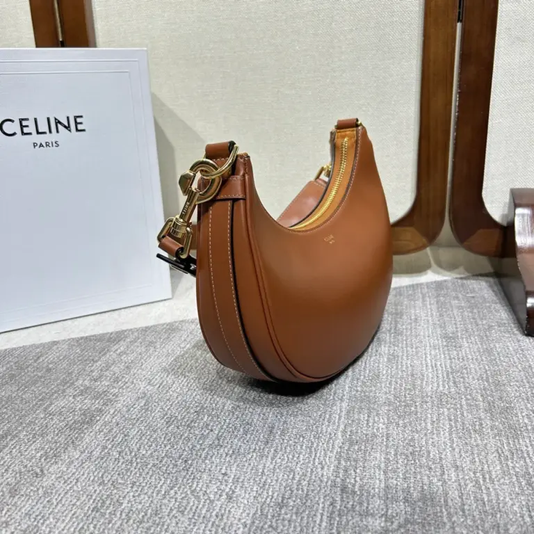 高仿CELINE-賽琳 時尚多功能牛皮革手提斜挎包-196923