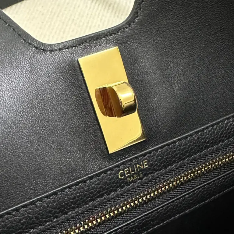 高仿CELINE-賽琳 CLOCHE CLÉS 牛皮革肩背包 - 金色飾面優雅設計-112583