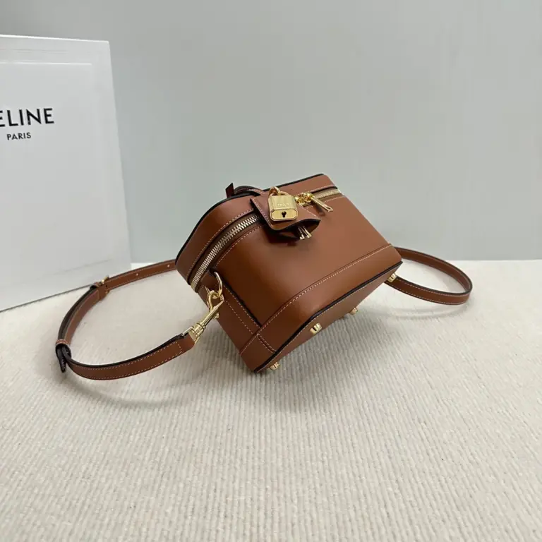 高仿CELINE-賽琳 CLOCHE 金色飾面牛皮革手提斜挎包-119463