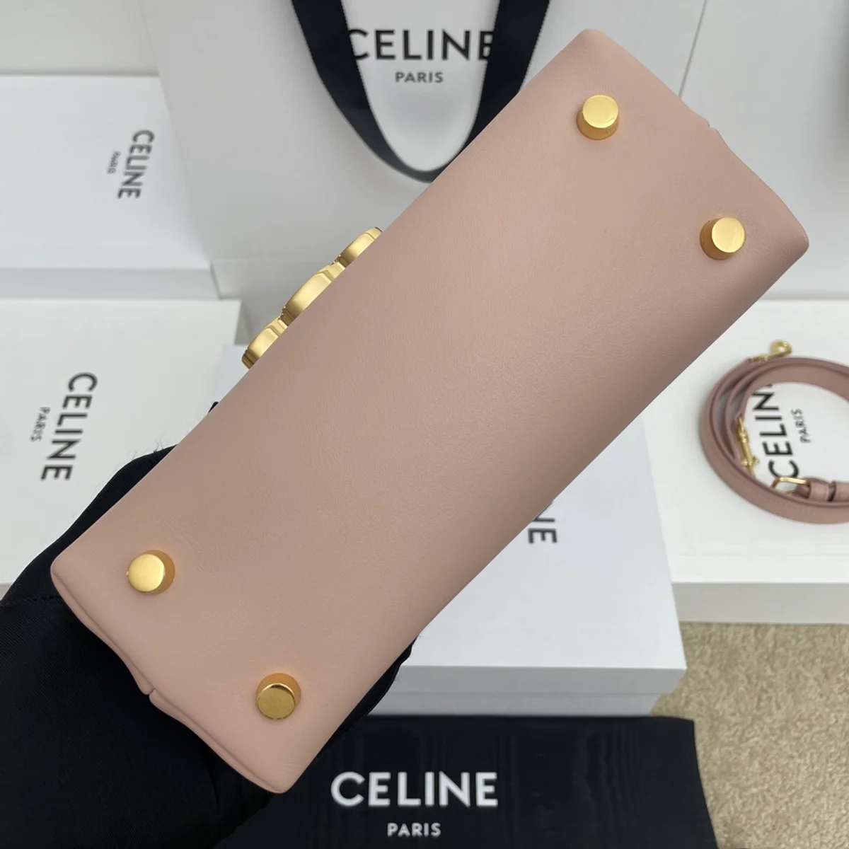 高仿CELINE-賽琳 經典TRIOMPHE鎖扣牛皮手提斜挎包-118113 5 高仿CELINE-賽琳 經典TRIOMPHE鎖扣牛皮手提斜挎包-118113