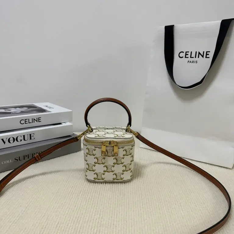 高仿CELINE-賽琳 迷你TRIOMPHE CANVAS印花手袋 - 時尚便攜多功能小包-10J762