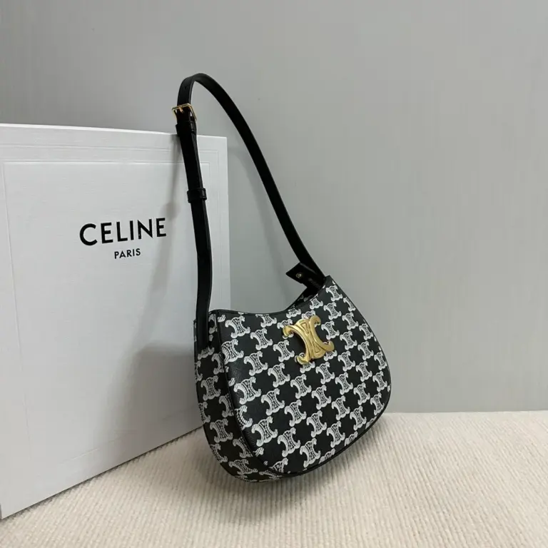 高仿CELINE-賽琳 標誌印花牛皮革包邊斜挎包-115702