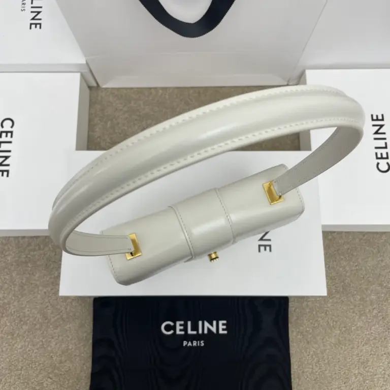 高仿CELINE-賽琳 TRIOMPHE壓印旋轉鎖扣牛皮手提包-121423