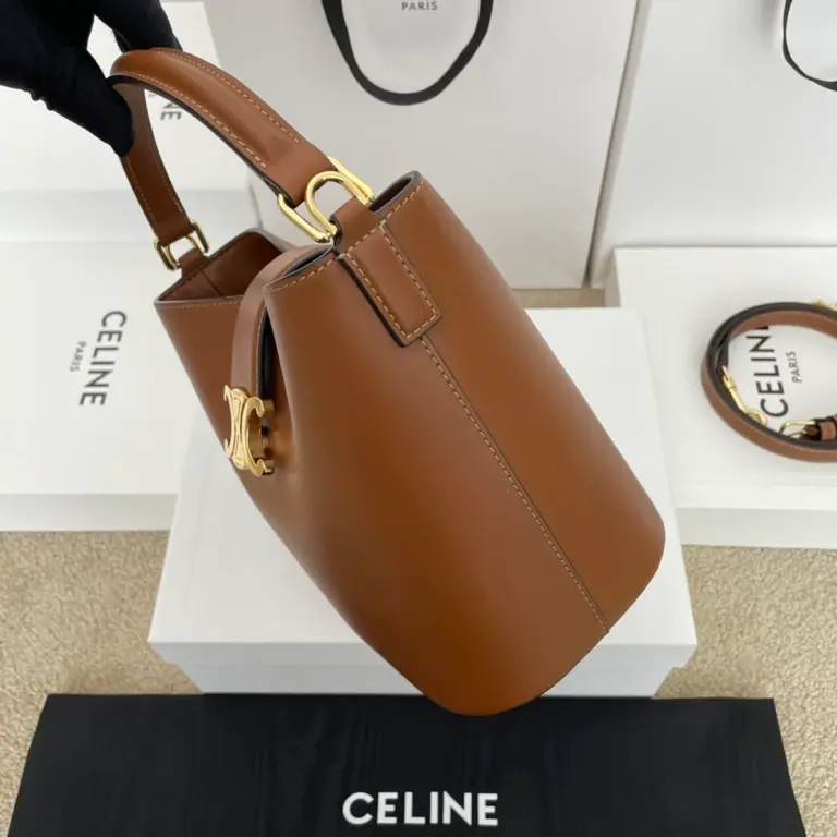 高仿CELINE-賽琳 TRIOMPHE磁扣牛皮手提斜挎包-119173