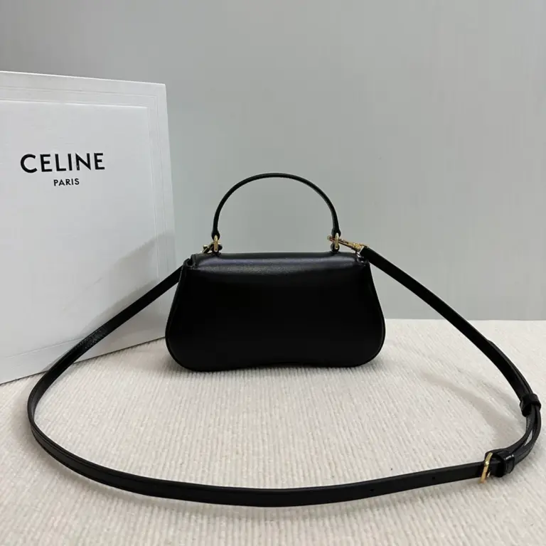 高仿CELINE-賽琳 經典TRIOMPHE牛皮革斜挎包-119533