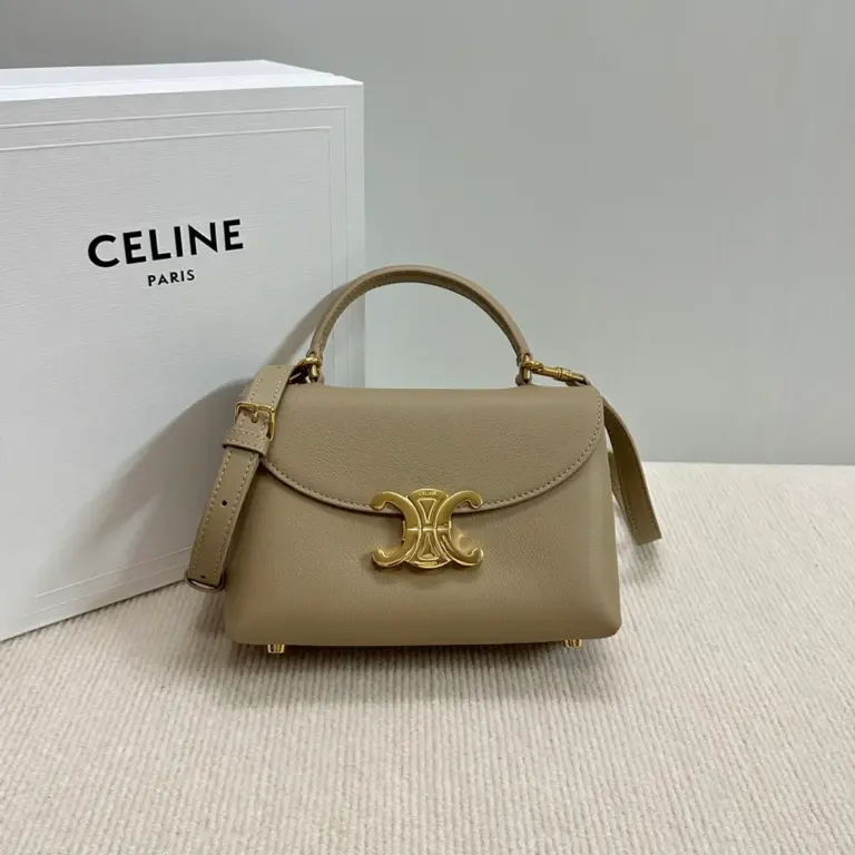 高仿CELINE-賽琳 TRIOMPHE 牛皮革多功能手提斜挎包-118113