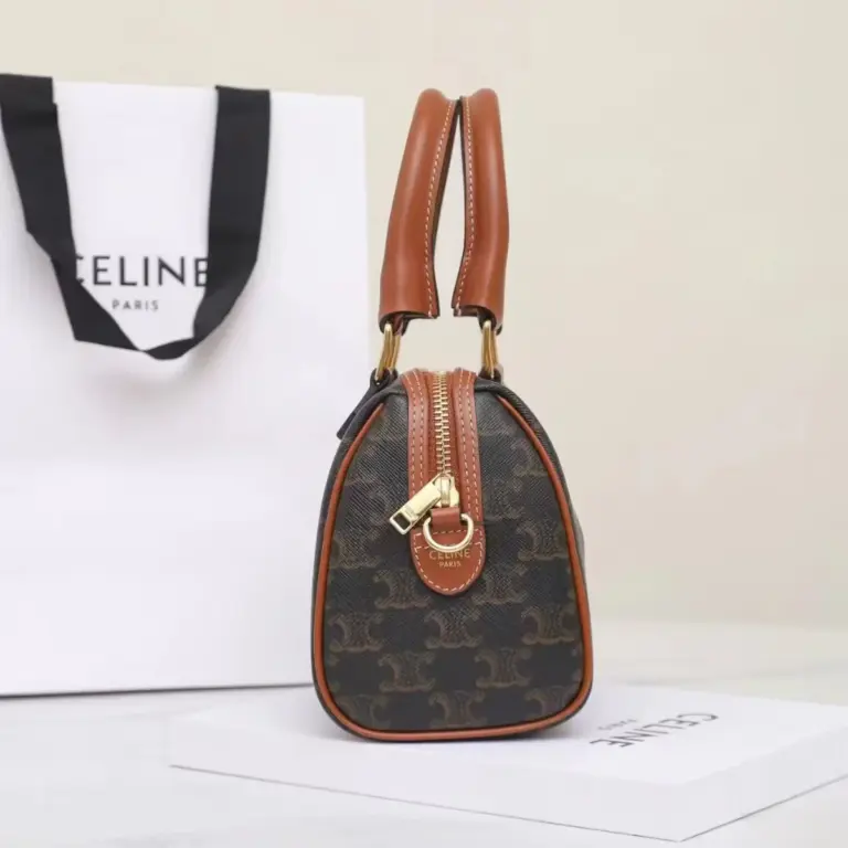 高仿CELINE-賽琳 TRIOMPHE CANVAS 標誌印花多功能手提斜挎包-113772
