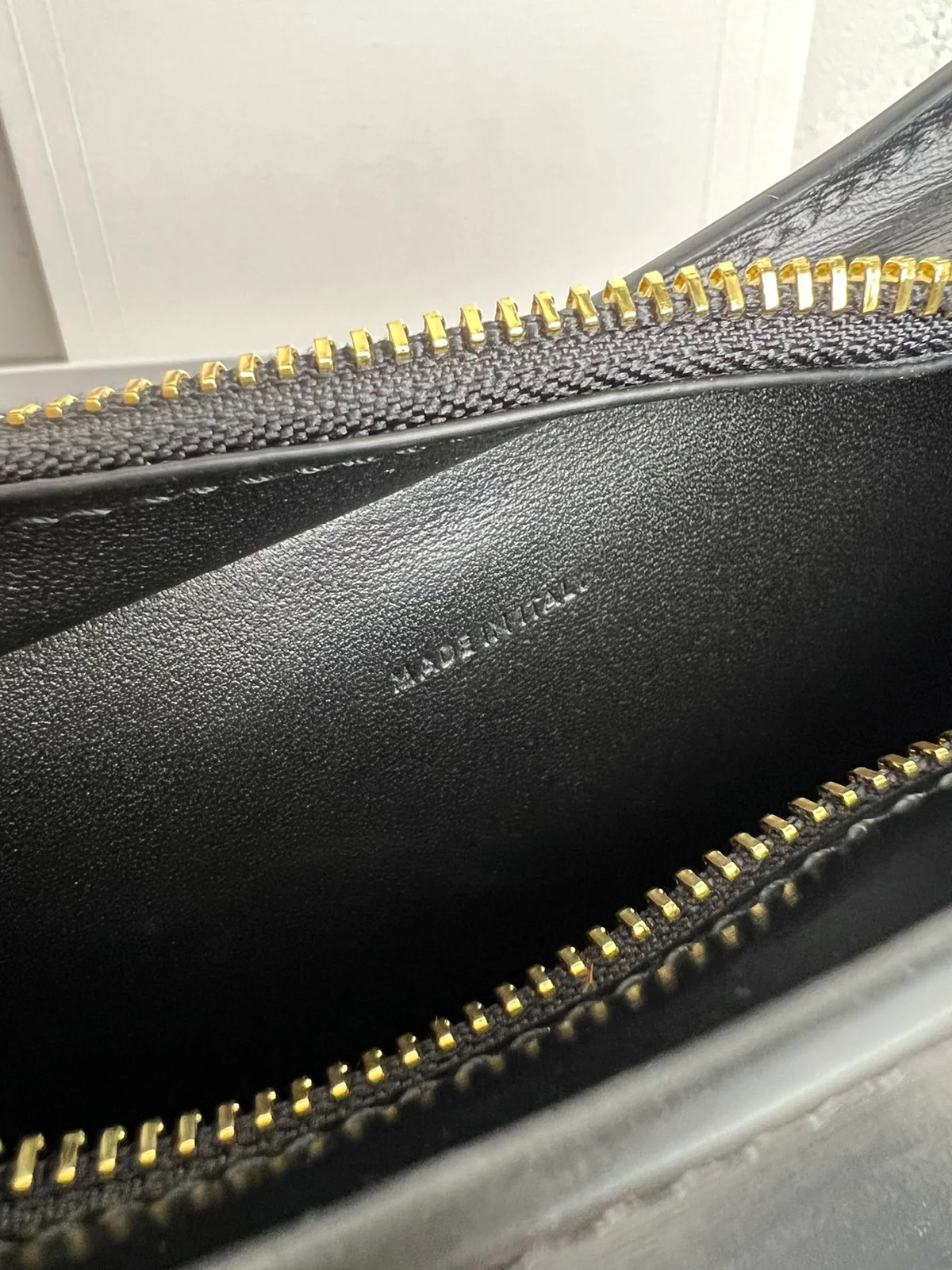 高仿CELINE-賽琳 時尚金色飾面牛皮革肩背包-115703 8 高仿CELINE-賽琳 時尚金色飾面牛皮革肩背包-115703