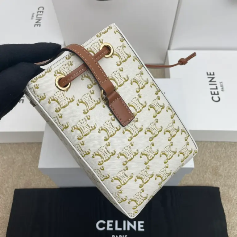 高仿CELINE-賽琳 義大利製造迷你手袋 可裝PLUS手機 牛皮革包邊斜挎包-10M742 12 高仿CELINE-賽琳 義大利製造迷你手袋 可裝PLUS手機 牛皮革包邊斜挎包-10M742