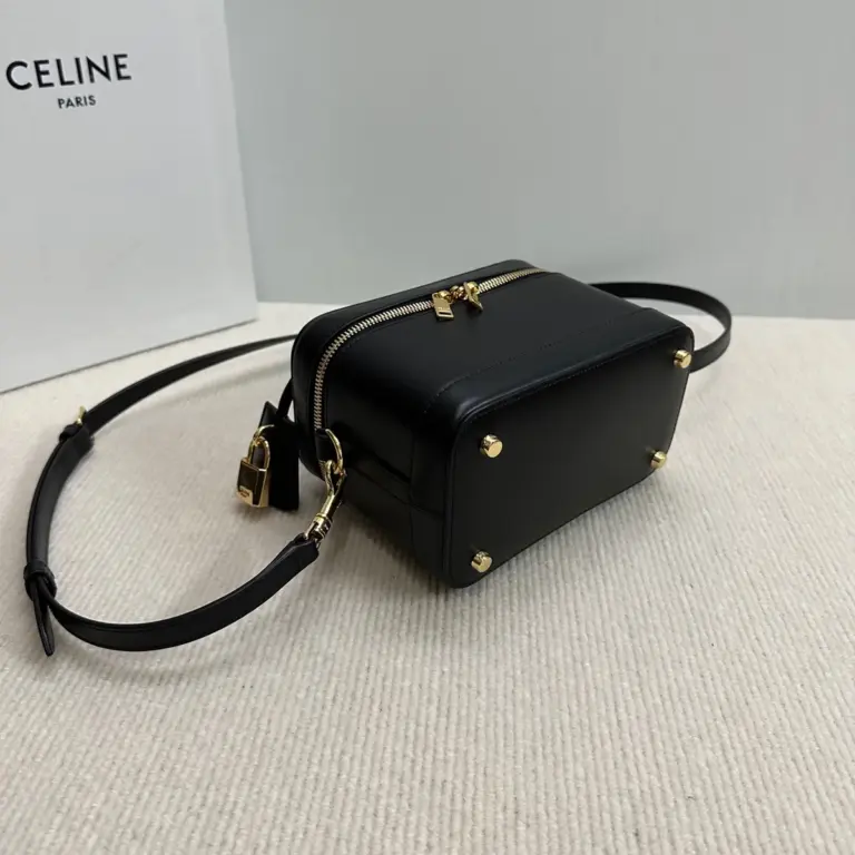 高仿CELINE-賽琳 CLOCHE CLÉS 牛皮革手提斜挎包-119463