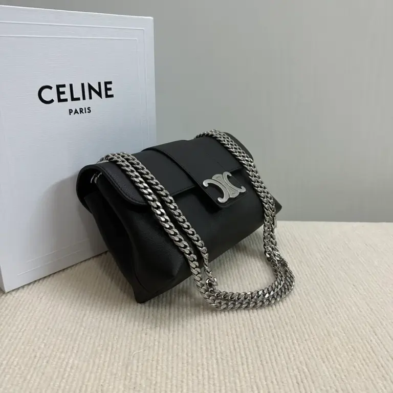 高仿CELINE-賽琳 經典牛皮革TRIOMPHE斜挎包-116593