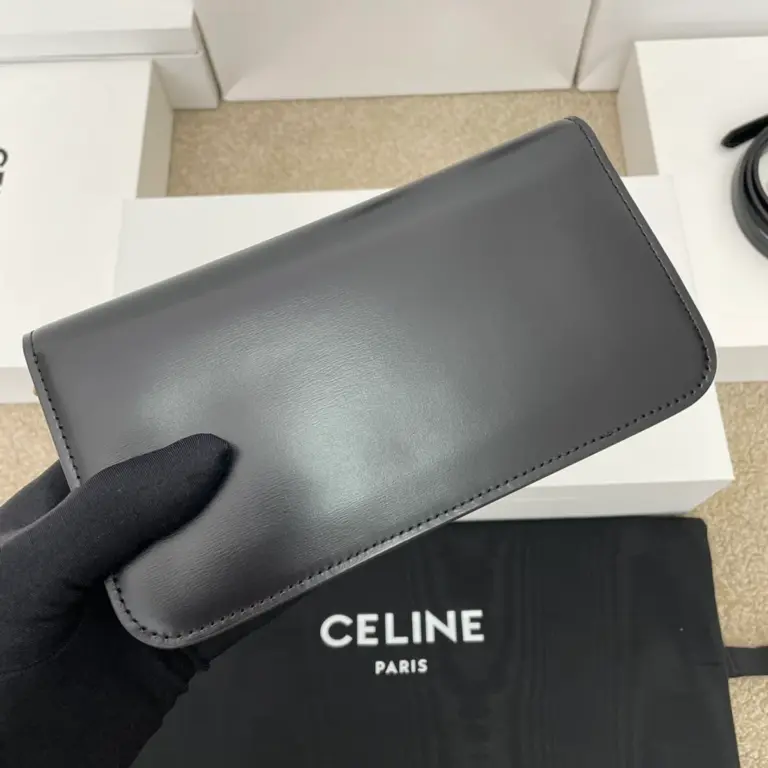 高仿CELINE-賽琳 迷你TRIOMPHE鎖扣牛皮手袋 - 多功能時尚隨身包-10L973