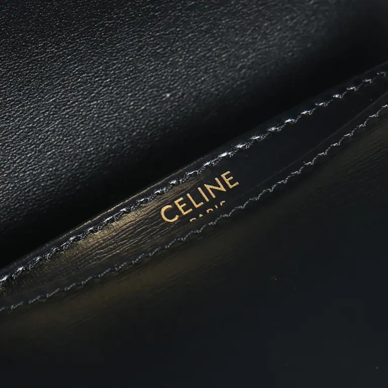 高仿CELINE-賽琳 經典TRIOMPHE迷你手袋 - 時尚斜挎肩背兩用設計-10L063