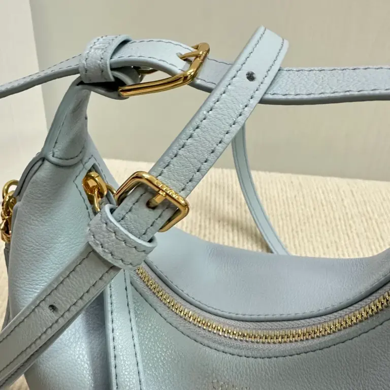 高仿CELINE-賽琳 金色牛皮多功能手提斜挎包 - 大容量智能手機收納-120723 16 高仿CELINE-賽琳 金色牛皮多功能手提斜挎包 - 大容量智能手機收納-120723