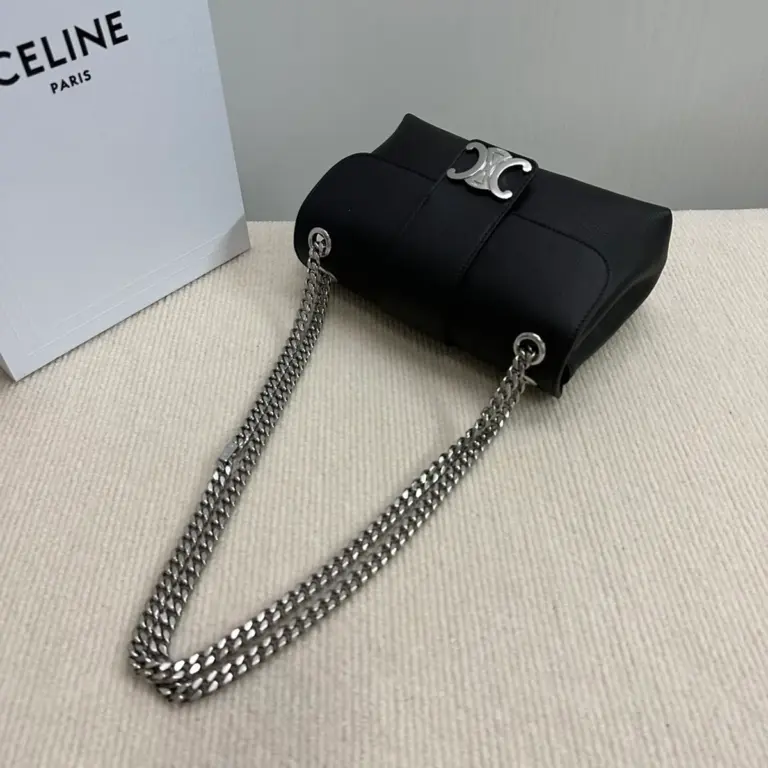 高仿CELINE-賽琳 經典牛皮革TRIOMPHE斜挎包-116593