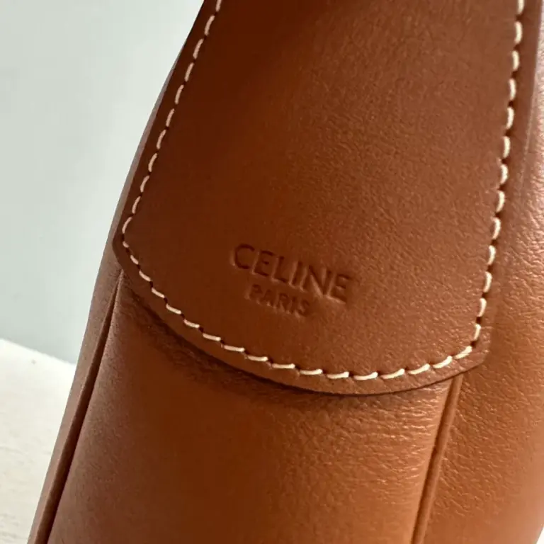 高仿CELINE-賽琳 金色飾面牛皮革肩背包-114713