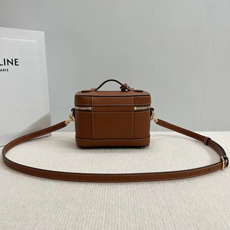 高仿CELINE-賽琳 CLOCHE 金色飾面牛皮革手提斜挎包-119463