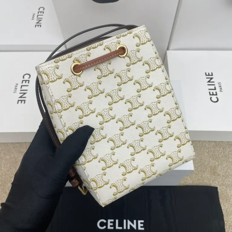 高仿CELINE-賽琳 義大利製造迷你手袋 可裝PLUS手機 牛皮革包邊斜挎包-10M742 11 高仿CELINE-賽琳 義大利製造迷你手袋 可裝PLUS手機 牛皮革包邊斜挎包-10M742