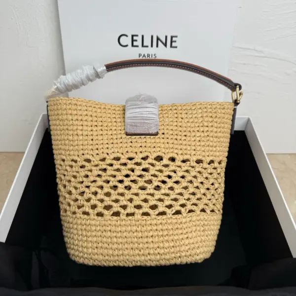高仿CELINE-賽琳 TRIOMPHE磁扣牛皮革手提斜挎包-119742