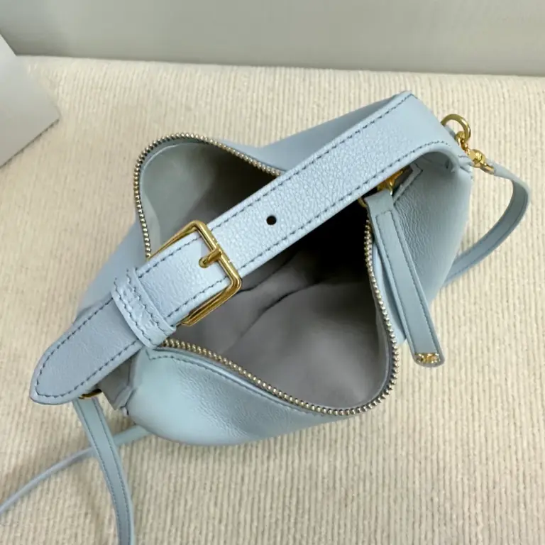 高仿CELINE-賽琳 金色牛皮多功能手提斜挎包 - 大容量智能手機收納-120723 18 高仿CELINE-賽琳 金色牛皮多功能手提斜挎包 - 大容量智能手機收納-120723