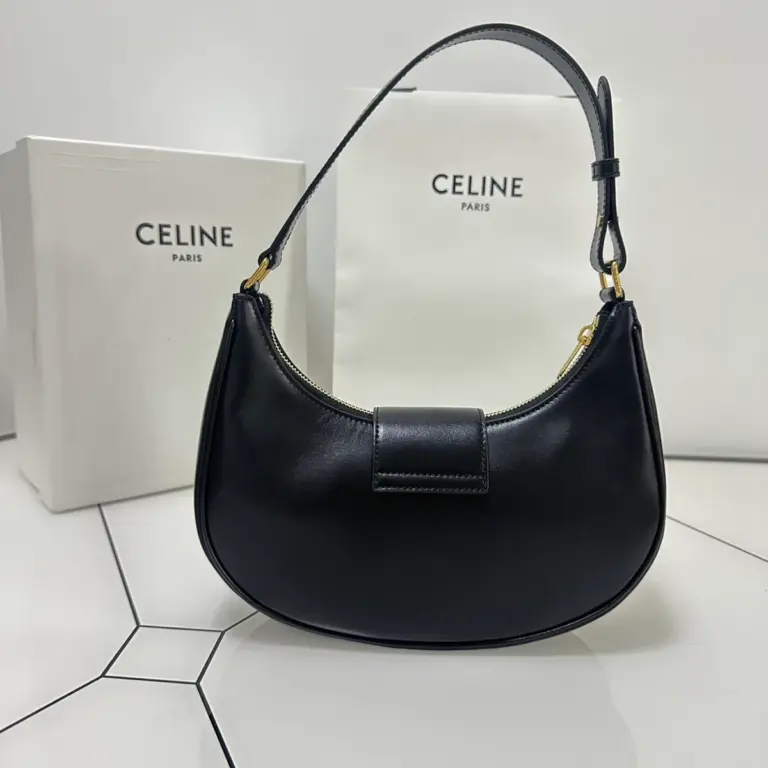 高仿CELINE-賽琳 金色牛皮革TRIOMPHE磁扣手提肩背包-114493