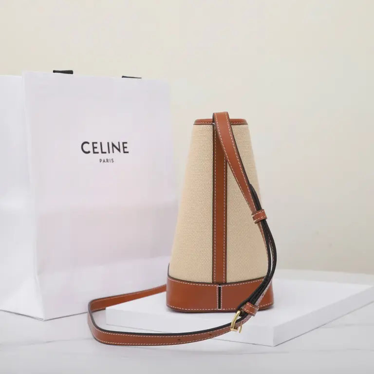 高仿CELINE-賽琳 時尚多功能斜挎包-113782