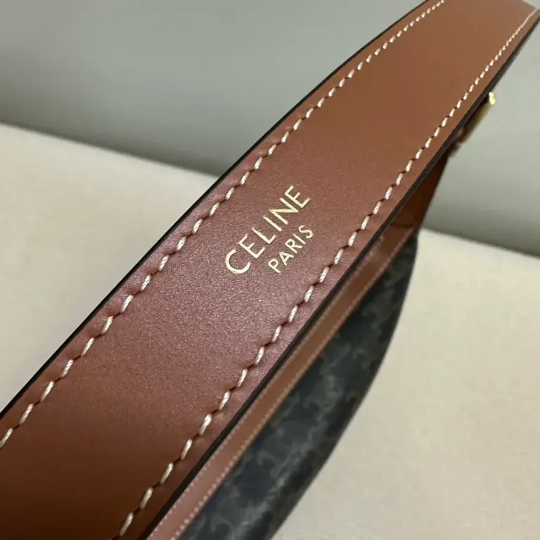 高仿CELINE-賽琳 標誌印花牛皮革包邊時尚肩背包-114712