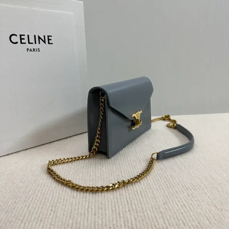 高仿CELINE-賽琳 迷你牛皮TRIOMPHE金屬扣手袋 - 多背法時尚斜挎包-10L033