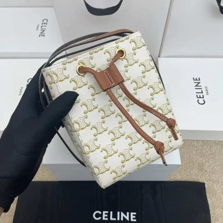 高仿CELINE-賽琳 義大利製造迷你手袋 可裝PLUS手機 牛皮革包邊斜挎包-10M742 10 高仿CELINE-賽琳 義大利製造迷你手袋 可裝PLUS手機 牛皮革包邊斜挎包-10M742