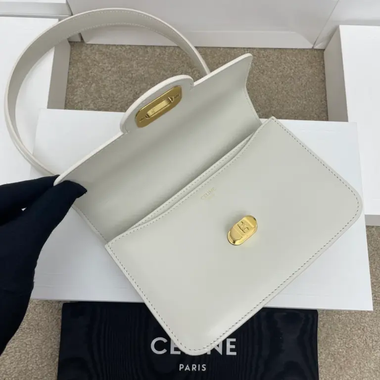高仿CELINE-賽琳 TRIOMPHE壓印旋轉鎖扣牛皮手提包-121423
