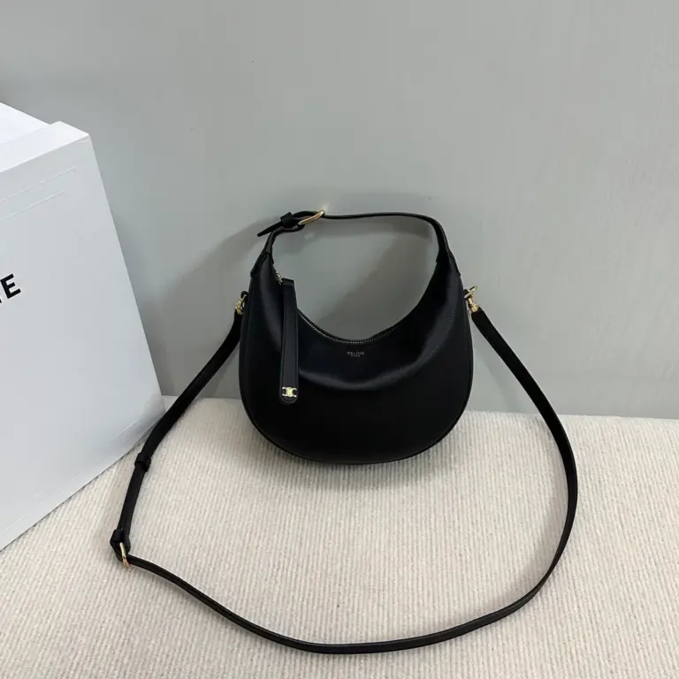 高仿CELINE-賽琳 金色牛皮多功能手提斜挎包 - 大容量智能手機收納-120723