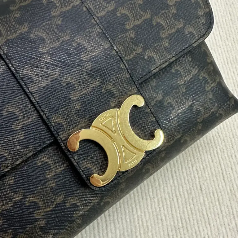 高仿CELINE-賽琳 Triomphe 牛皮革斜挎包-115852