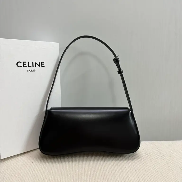 高仿CELINE-賽琳 TRIOMPHE 銀色飾面牛皮革肩背包-115533