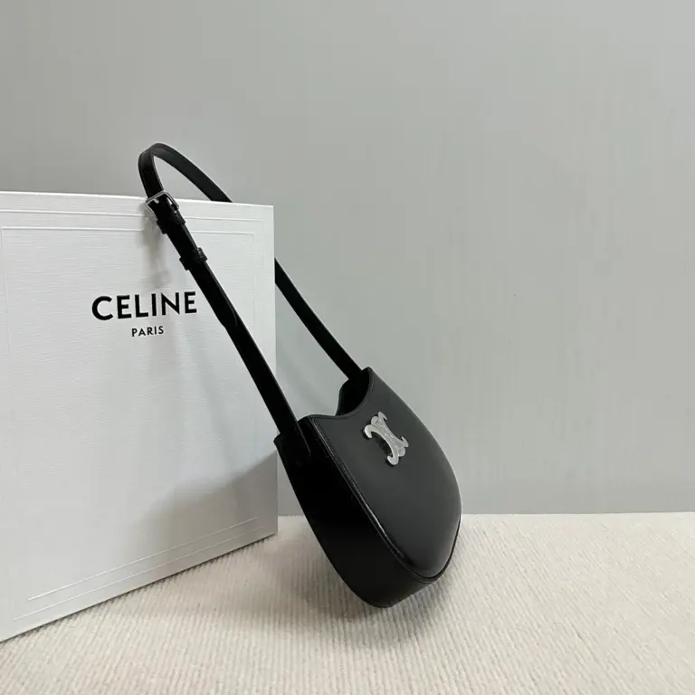 高仿CELINE-賽琳 銀色飾面牛皮革斜挎包-115703