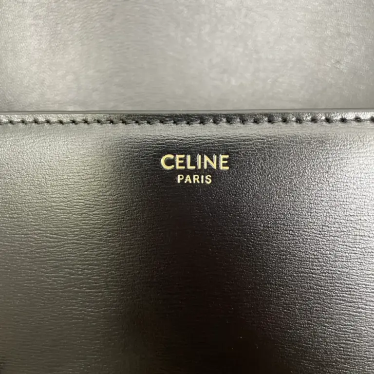 高仿CELINE-賽琳 TRIOMPHE 金屬鎖扣牛皮斜挎包 - 多隔層時尚肩背包-188423