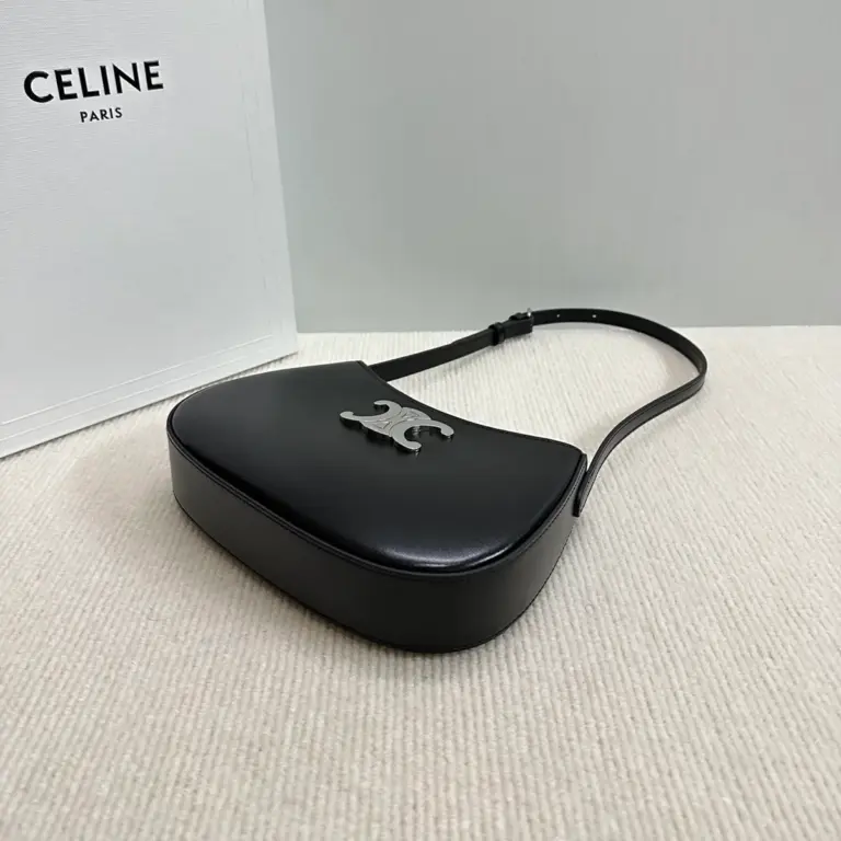 高仿CELINE-賽琳 銀色飾面牛皮革斜挎包-115703