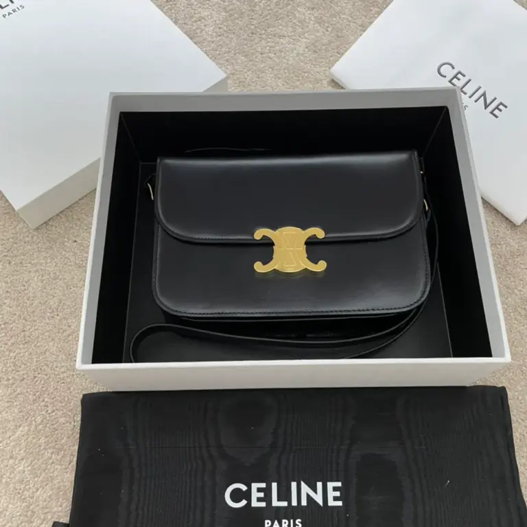 高仿CELINE-賽琳 TRIOMPHE 金屬鎖扣牛皮斜挎包 - 多隔層時尚肩背包-188423