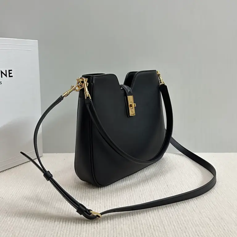 高仿CELINE-賽琳 復古牛皮旋轉鎖扣手提斜挎包-120693