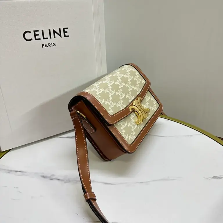 高仿CELINE-賽琳 Triomphe 標誌印花牛皮革斜挎包-188882