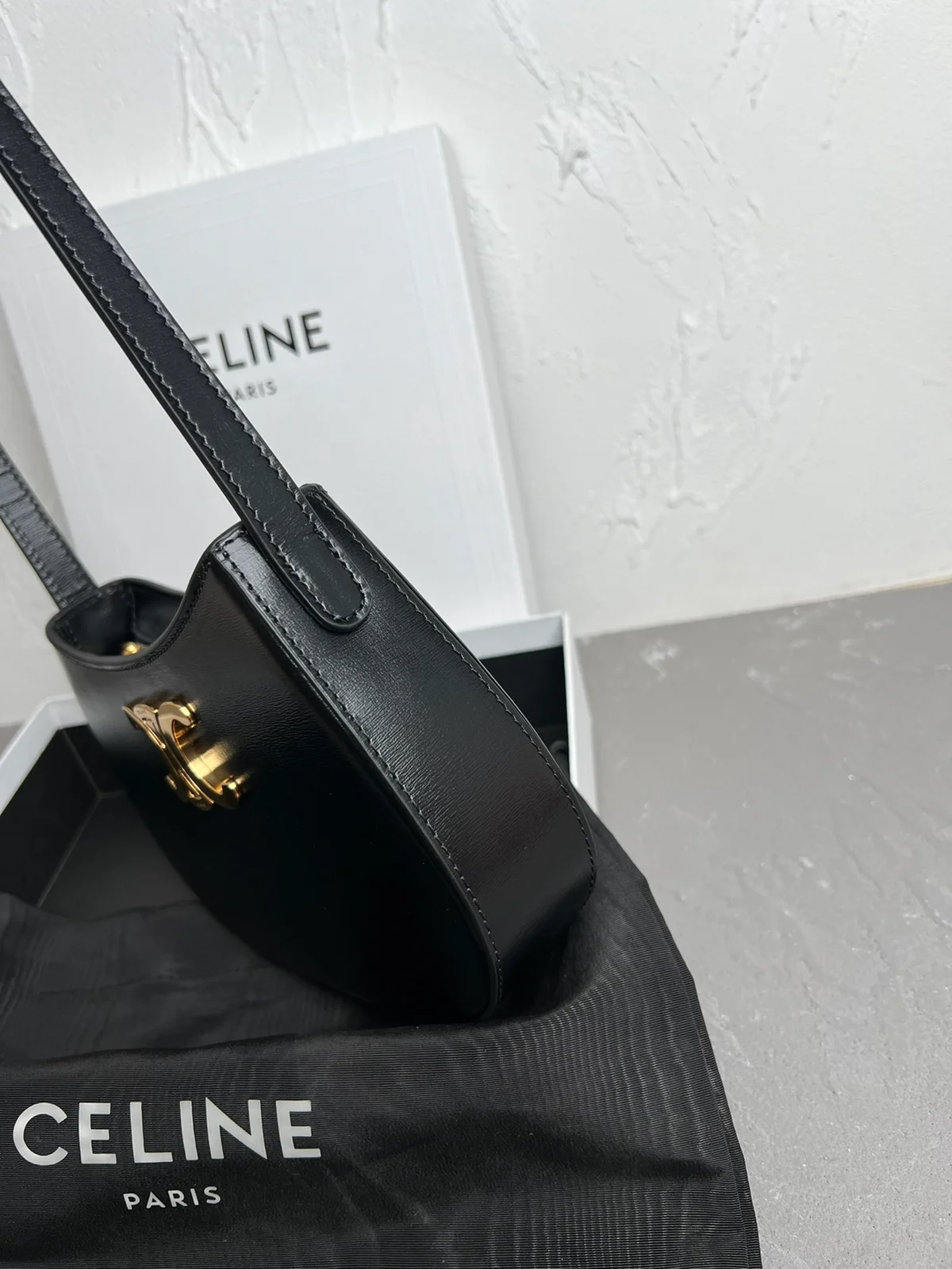 高仿CELINE-賽琳 時尚金色飾面牛皮革肩背包-115703 4 高仿CELINE-賽琳 時尚金色飾面牛皮革肩背包-115703