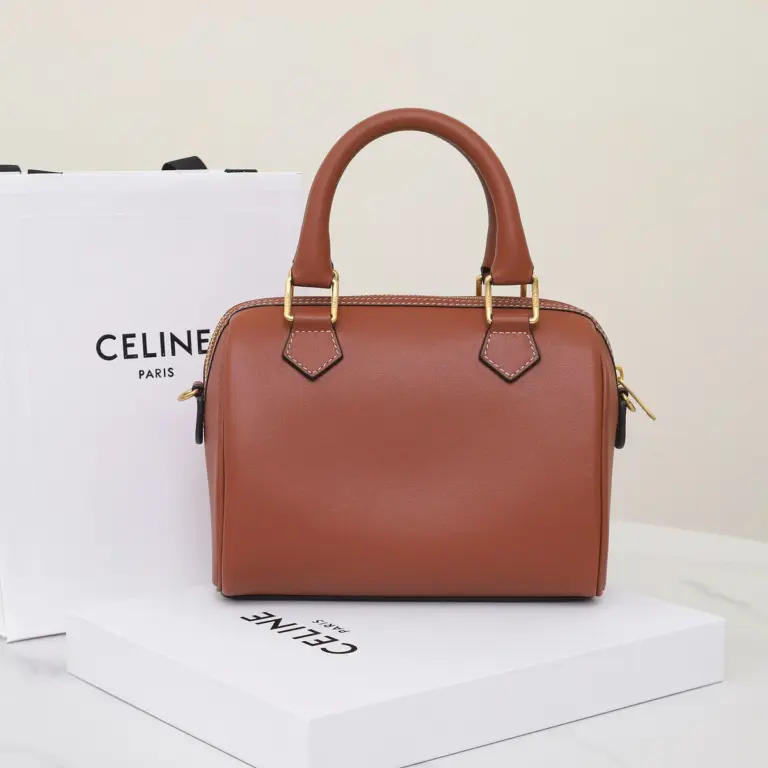 高仿CELINE-賽琳 金色飾面牛皮革多功能手提斜挎包-113773