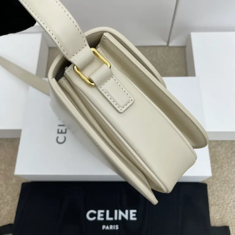 高仿CELINE-賽琳 TRIOMPHE 金色鎖扣牛皮斜挎包 - 優雅多功能設計-188423