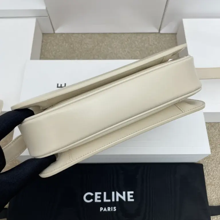 高仿CELINE-賽琳 TRIOMPHE 金色鎖扣牛皮斜挎包 - 優雅多功能設計-188423
