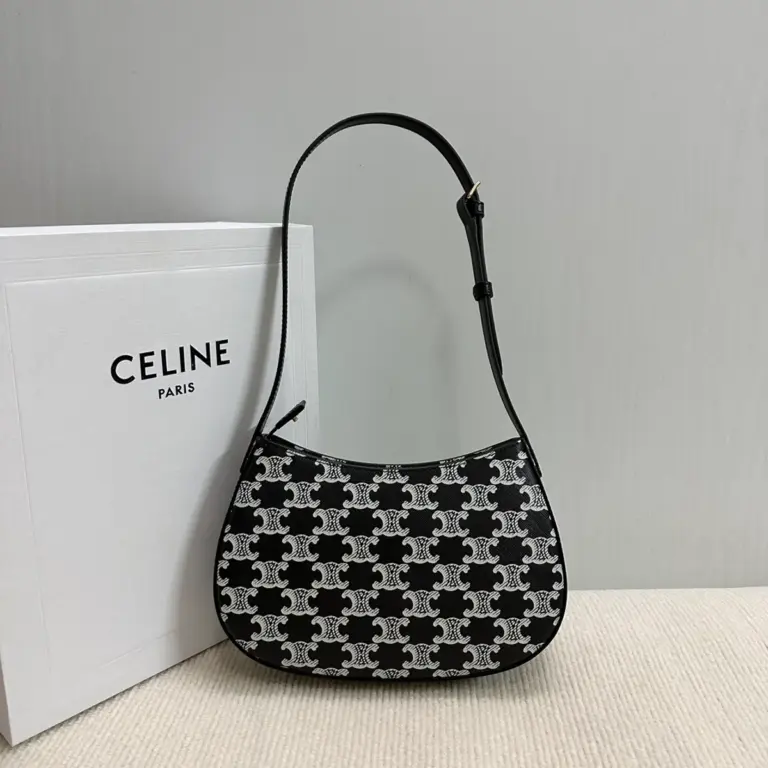 高仿CELINE-賽琳 標誌印花牛皮革包邊斜挎包-115702