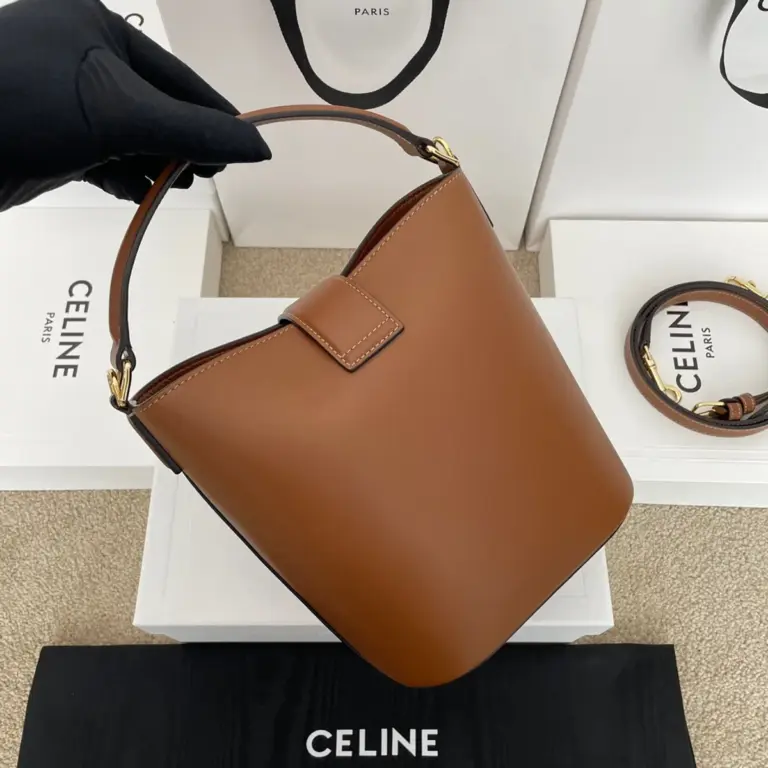 高仿CELINE-賽琳 TRIOMPHE磁扣牛皮手提斜挎包-119173