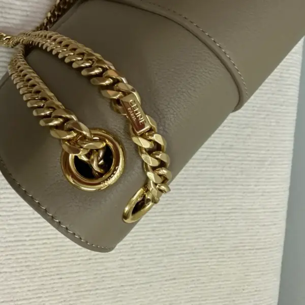高仿CELINE-賽琳 經典TRIOMPHE牛皮革斜挎包 - 金色飾面多功能肩背包-115853