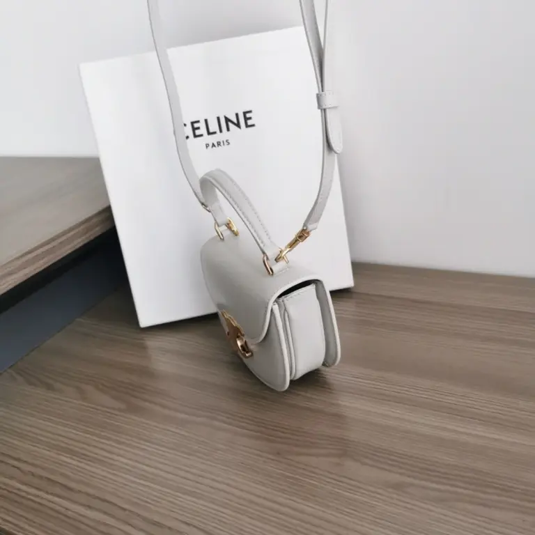 高仿CELINE-賽琳 迷你牛皮TRIOMPHE金屬扣手袋-10L063 13 高仿CELINE-賽琳 迷你牛皮TRIOMPHE金屬扣手袋-10L063