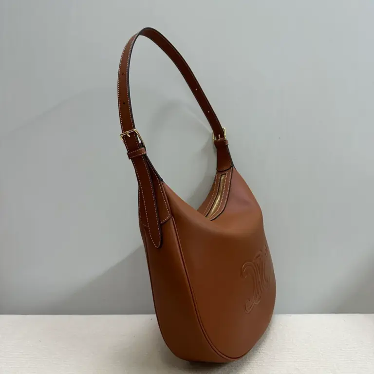 高仿CELINE-賽琳 金色飾面牛皮革肩背包-114713